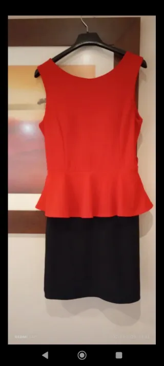 Vestido fiesta negro y rojo Incluye manchas largas