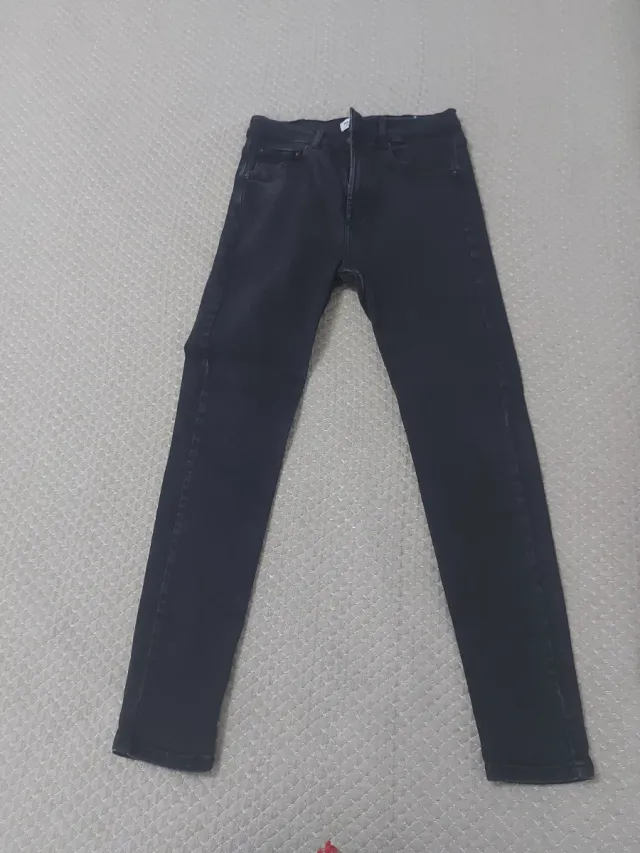 Pantalón negro Pull&Bear