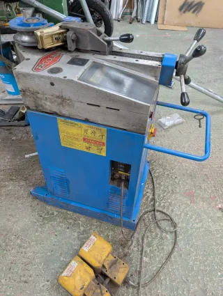 Dobladora de tubos Ercolina