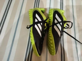 Botas de fútbol niño turf Adidas