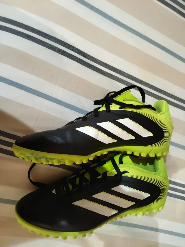 Botas de fútbol niño turf Adidas