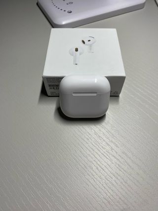 Apple AirPods 4