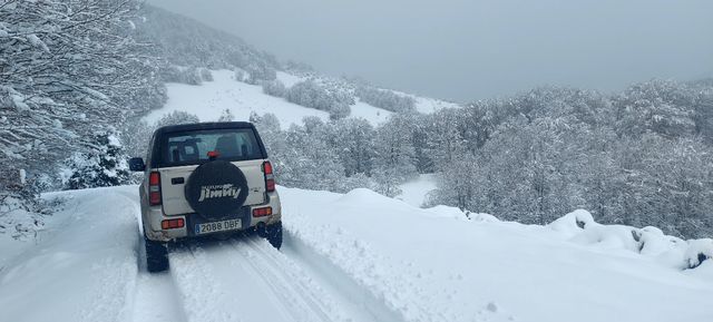 Suzuki Jimny 2004, motor 1.6 Vitara.
