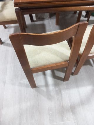 Mesa y 4 Sillas de Comedor Madera