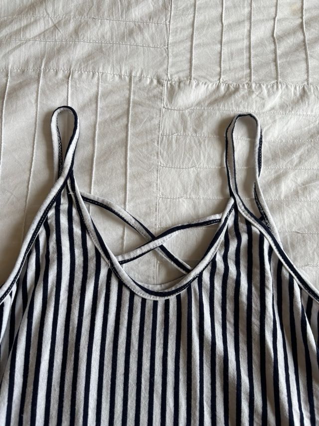 Top de rayas blanco y azul 