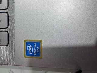 Asus Vivobook Argento