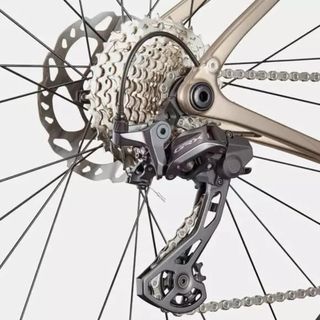 Bicicleta Gravel cannondale carbono.