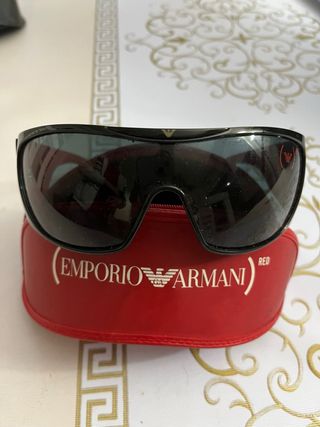 Gafas Emporio Armani Negras y Rojas