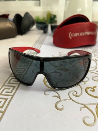 Gafas Emporio Armani Negras y Rojas