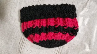 Berretto donna nero e fucsia