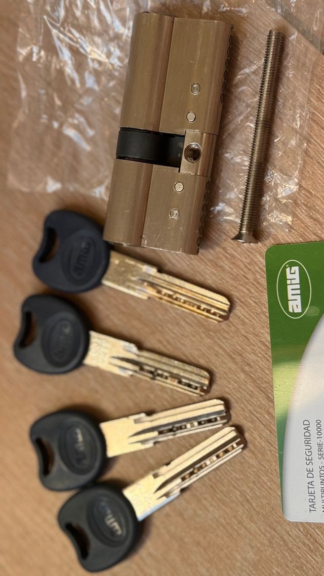 Bombín Seguridad Doble Embrague Amig 30x40