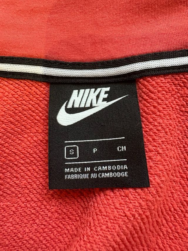 Sudadera Nike con cremallera color coral