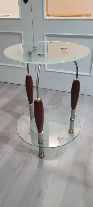 Mesa auxiliar cristal y madera