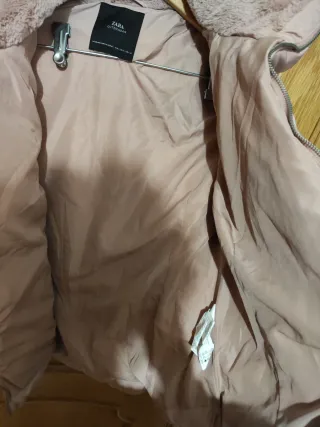 Abrigo Zara rosa con pelo