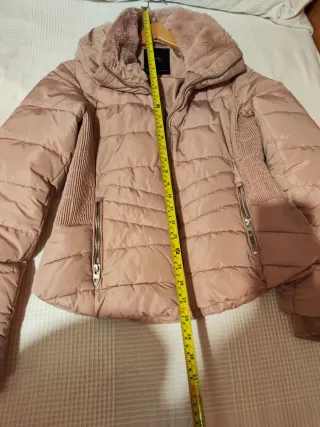 Abrigo Zara rosa con pelo