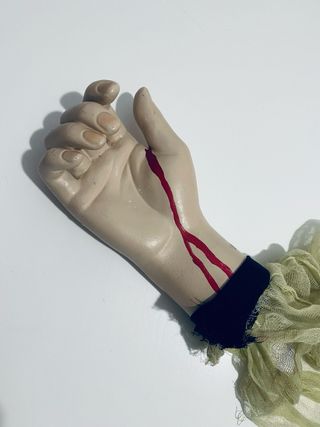 Mano maniquí Halloween