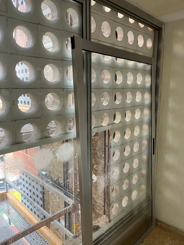 Ventanas correderas aluminio gris dos cristales 