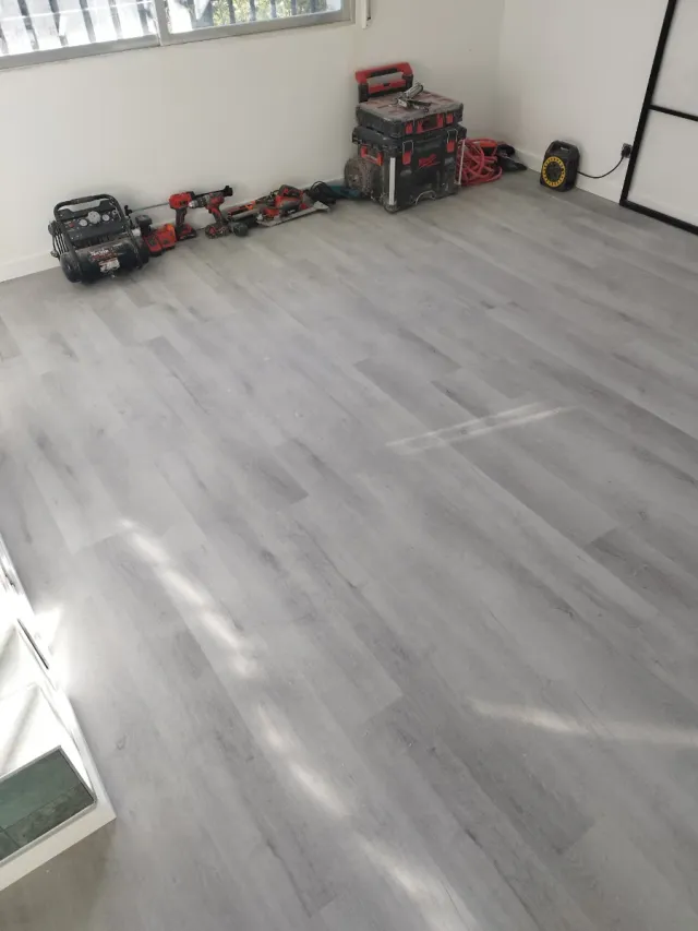 Carpintero montaje de tarima