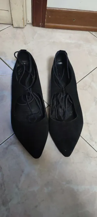 Ballerine nere con lacci