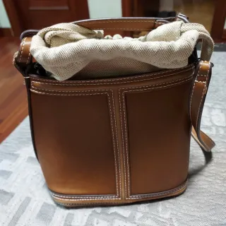 Bolso de cuero marrón