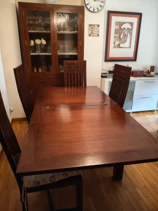 Mesa de comedor de madera de cerezo y 4 sillas