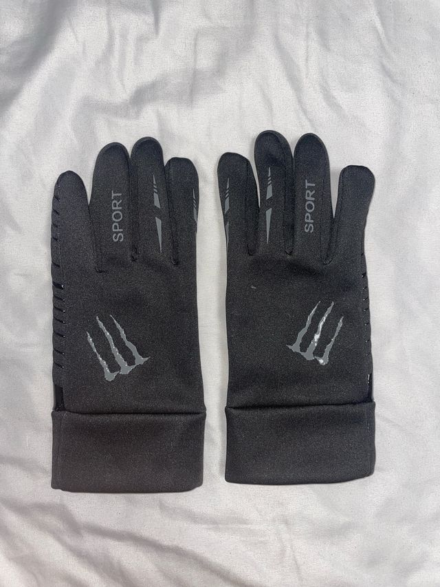Guantes deportivos negros