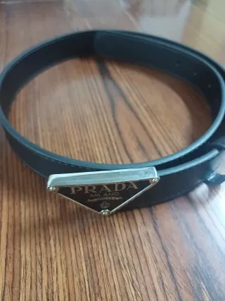 Cinturón Prada Negro Triángulo Logo