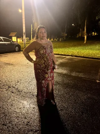 Vestido de fiesta gitana bordado