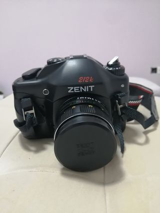 Cámara Zenit 212K Analógica con Objetivo Helios