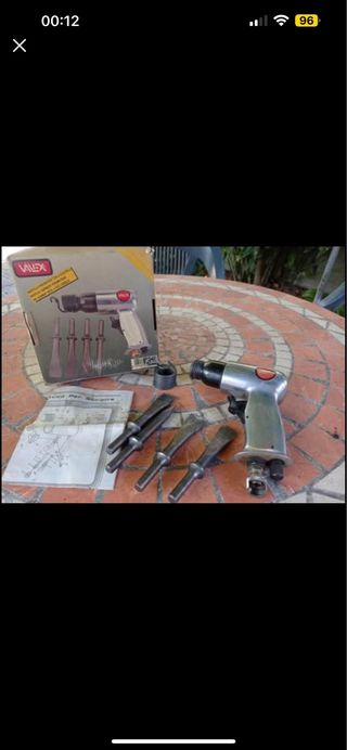 Martello pneumatico con scalpelli