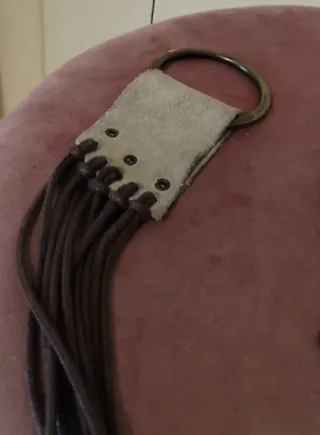 Cintura con cordoncini e anello