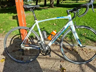 Bicicleta Merida Scultura 100 talla M/L