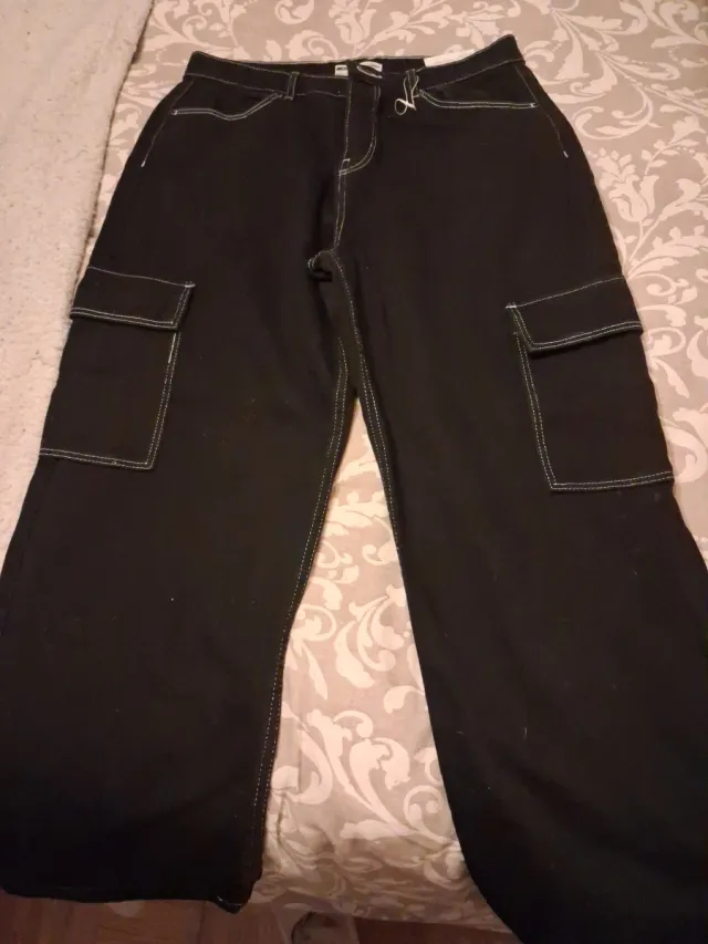 Pantalón cargo negro
