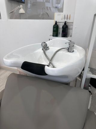 Sillón y lavacabezas peluquería, muebles, climazón
