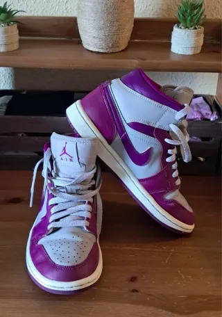 Nike Air Jordan 1 Mid
