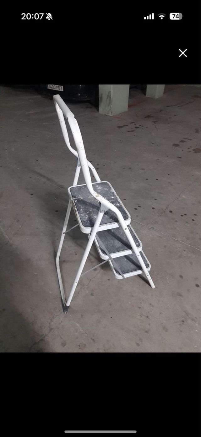 Escalera plegable blanca 3 peldaños