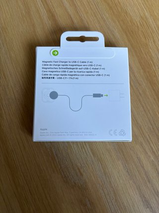AirPods 4 y cargador magentico de regalo
