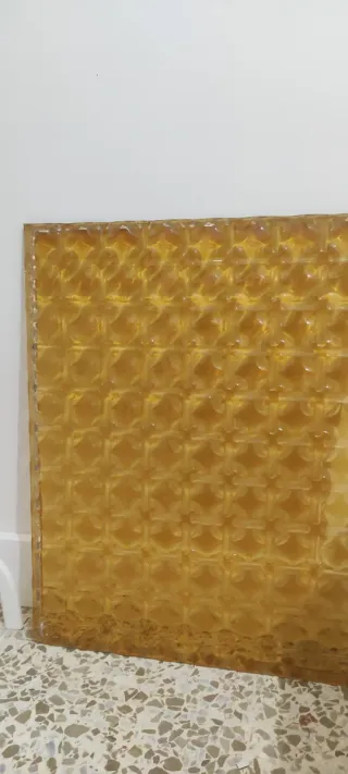 Vidrio cristal ámbar texturizado
