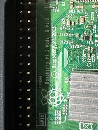 Raspberry Pi 3B + caja y cargador oficial + REGALO