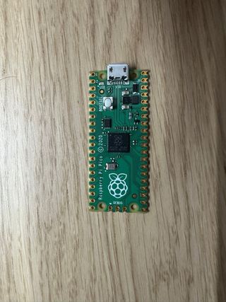 Raspberry Pi 3B + caja y cargador oficial + REGALO