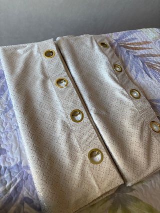 Cortina con ojales dorados nueva de terciopelo