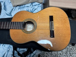 Guitarra Clásica/Flamenca.