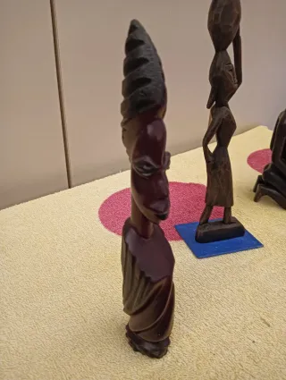 Figuras étnicas africanas de madera