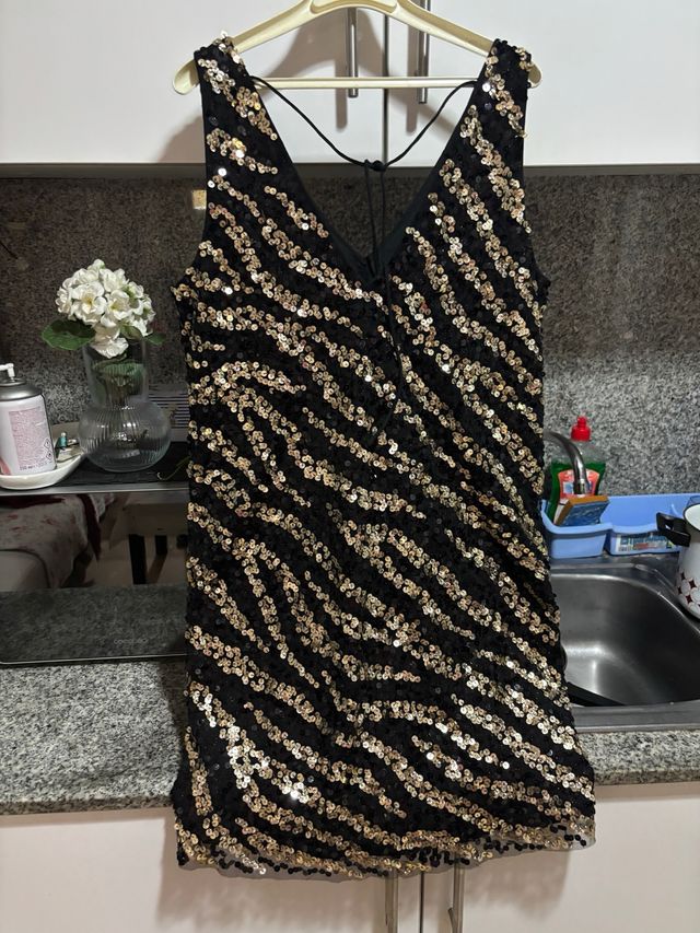Vestido Mango lentejuelas negro y dorado