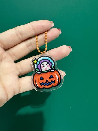 Mini llavero acrílico hecho a mano