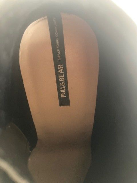 Botines negros tacón Pull&Bear T 40