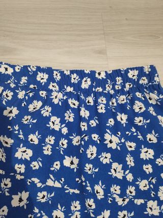 Falda midi floral azul y blanca - Nueva, perfecta