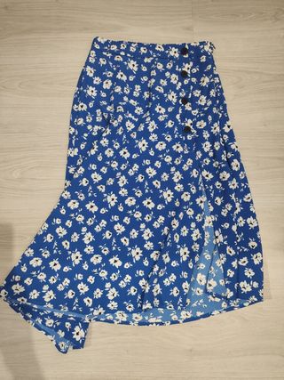 Falda midi floral azul y blanca - Nueva, perfecta
