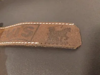 Cinturón Levi's clásico de cuero marrón