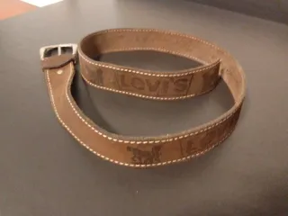 Cinturón Levi's clásico de cuero marrón